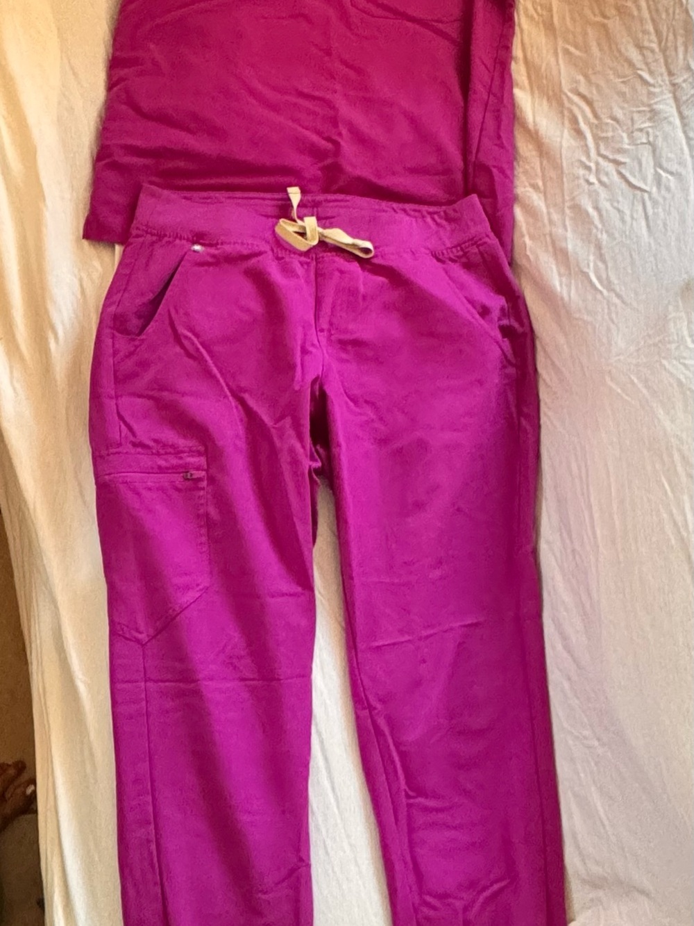 Figs Magenta scrub set
